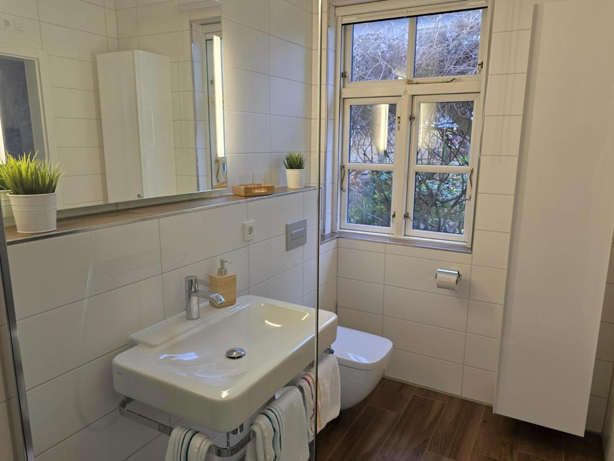 Ferienwohnung Hofidyll - Warnemuende Rostock Ngoại thất bức ảnh