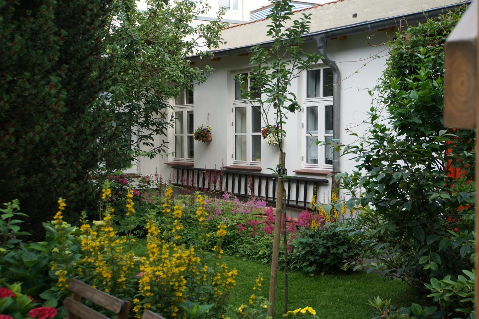 Ferienwohnung Hofidyll - Warnemuende Rostock Ngoại thất bức ảnh